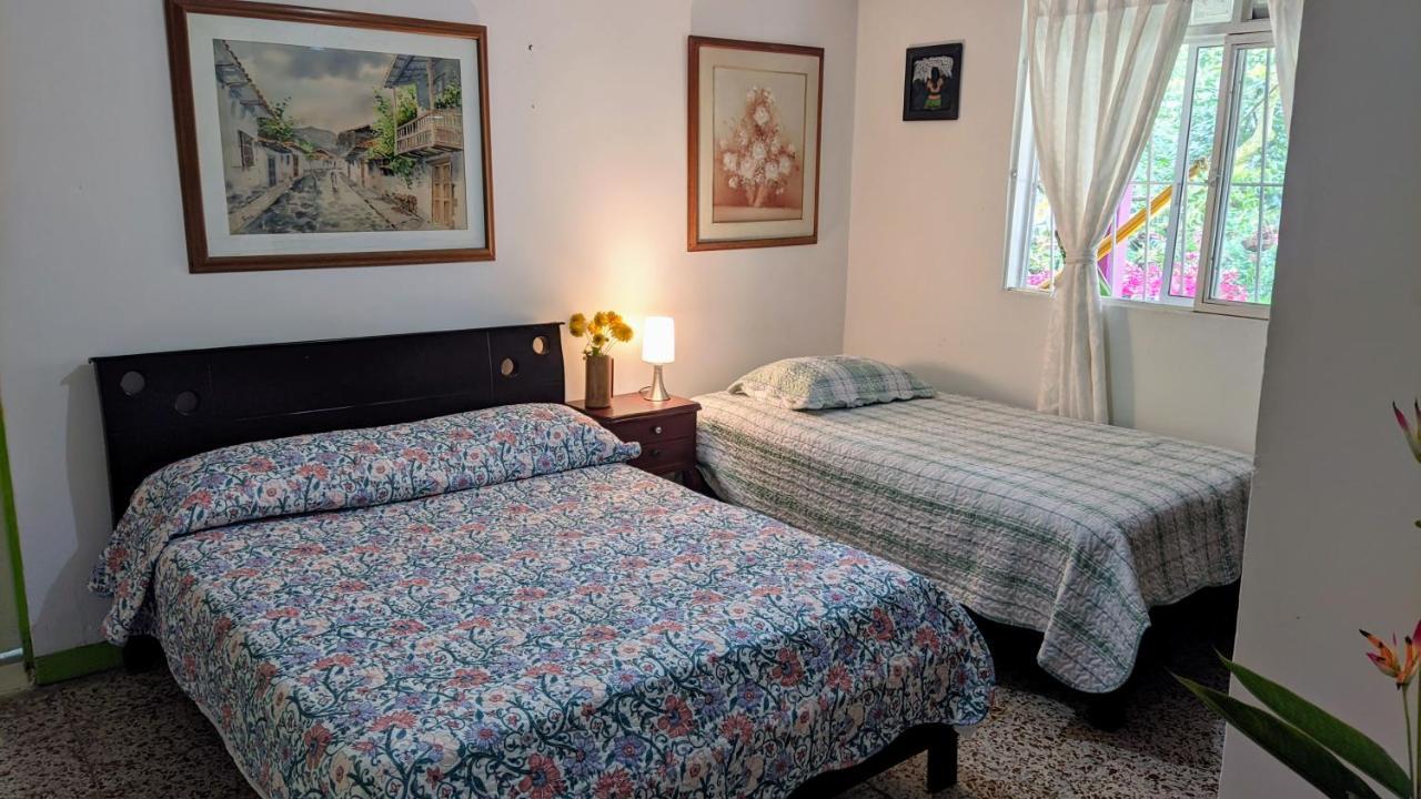 La Acuarela, Posada De La Monita Pereira Extérieur photo