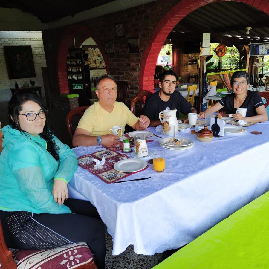La Acuarela, Posada De La Monita Pereira Extérieur photo